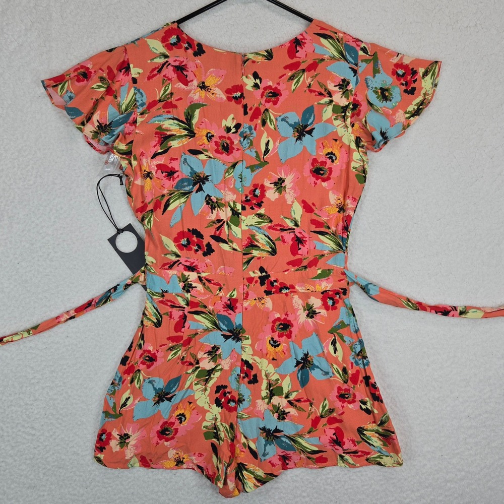 NWT‎ Privacy Please Floral Romper Women M Coral  Flutter Sleeve V-Neck Revolve - Picture 5 of 15